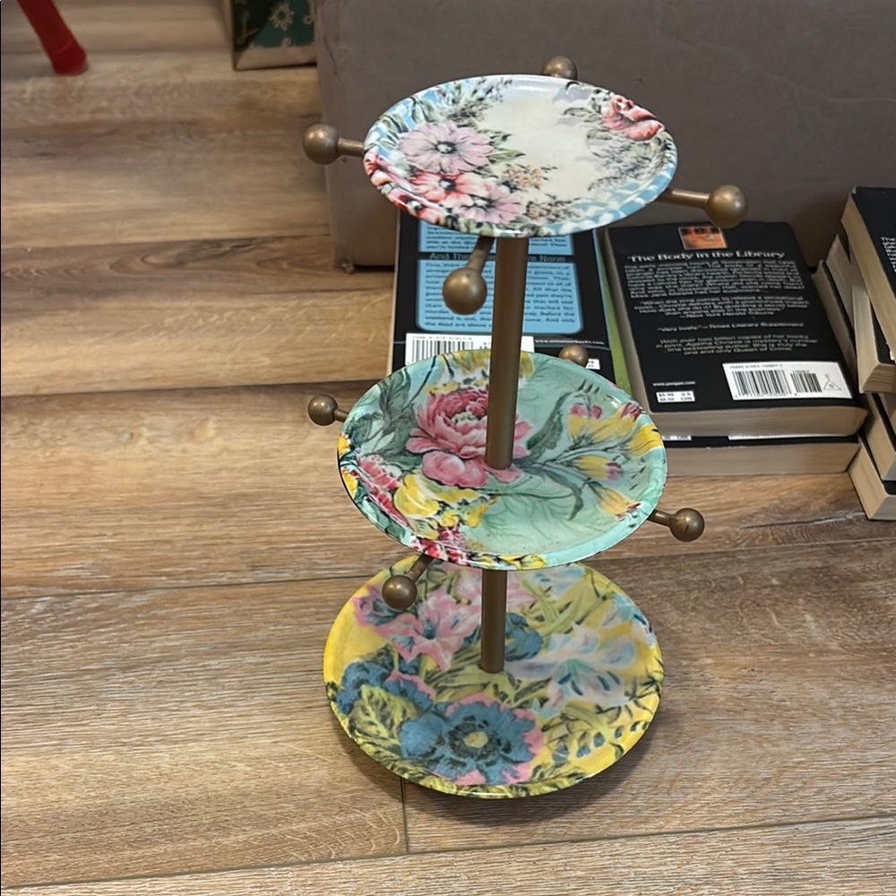 Floral Tiered jewelry Stand
